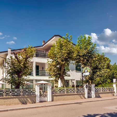 Hotel Eura Marina di Massa Eksteriør bilde
