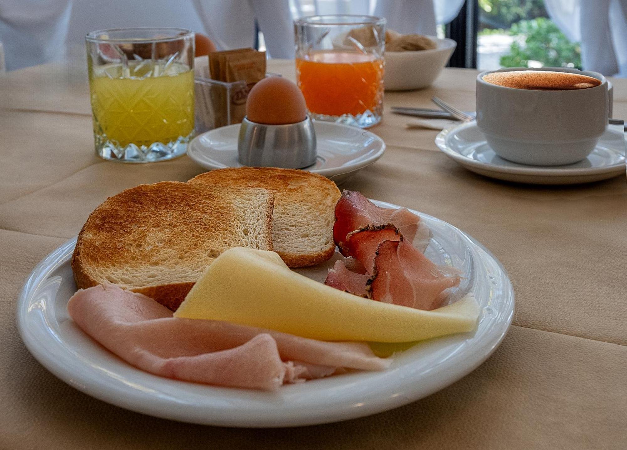 Hotel Eura Marina di Massa Eksteriør bilde