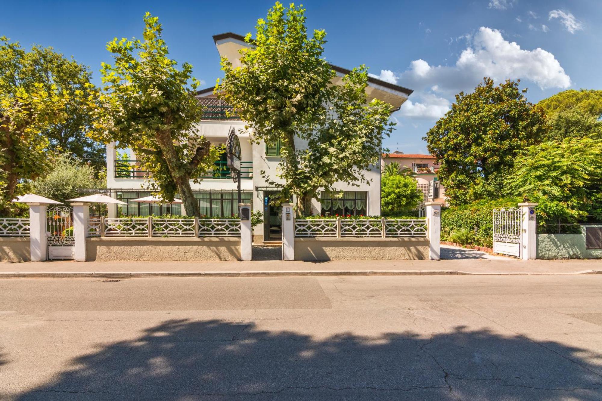 Hotel Eura Marina di Massa Eksteriør bilde