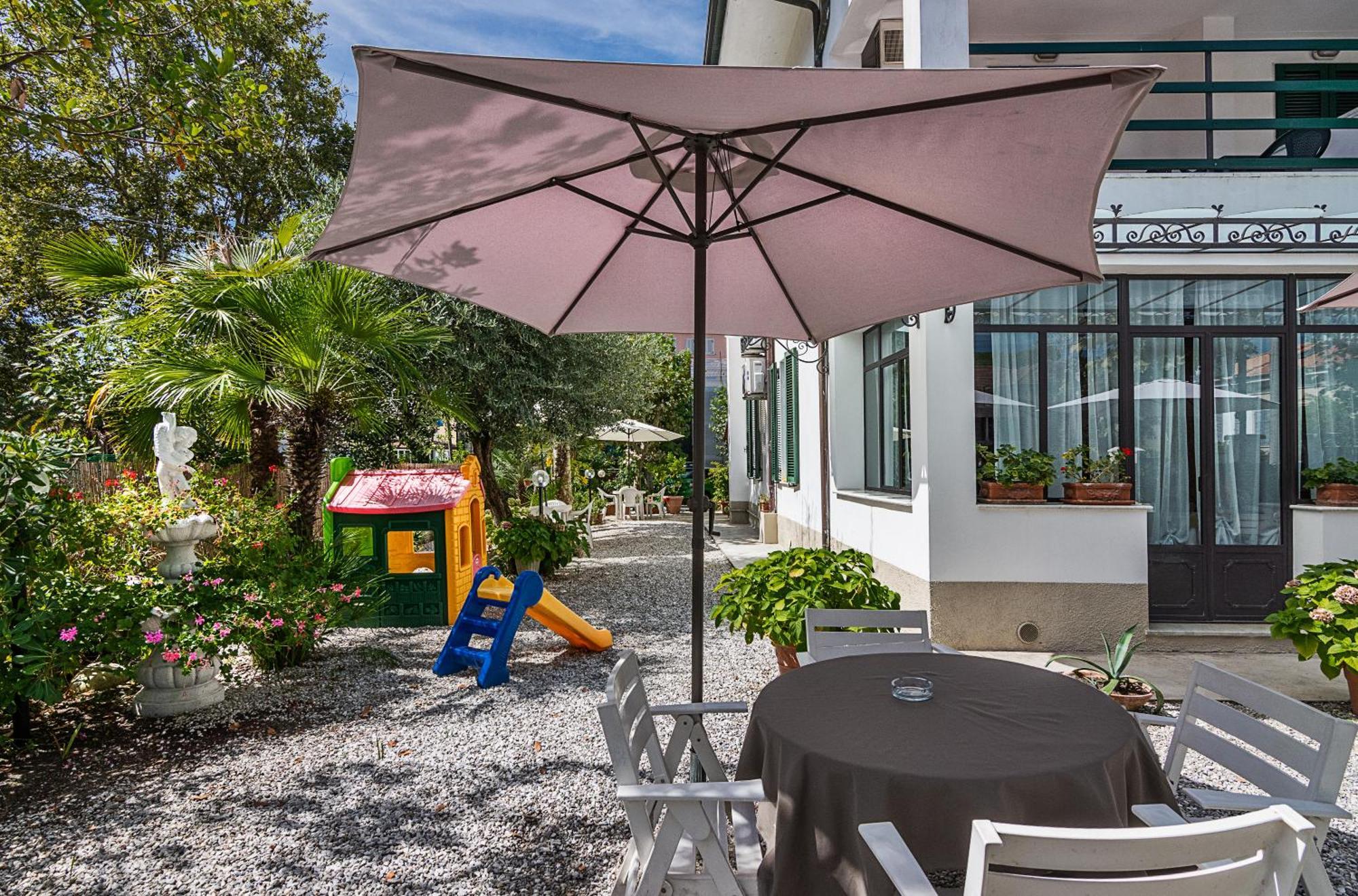 Hotel Eura Marina di Massa Eksteriør bilde