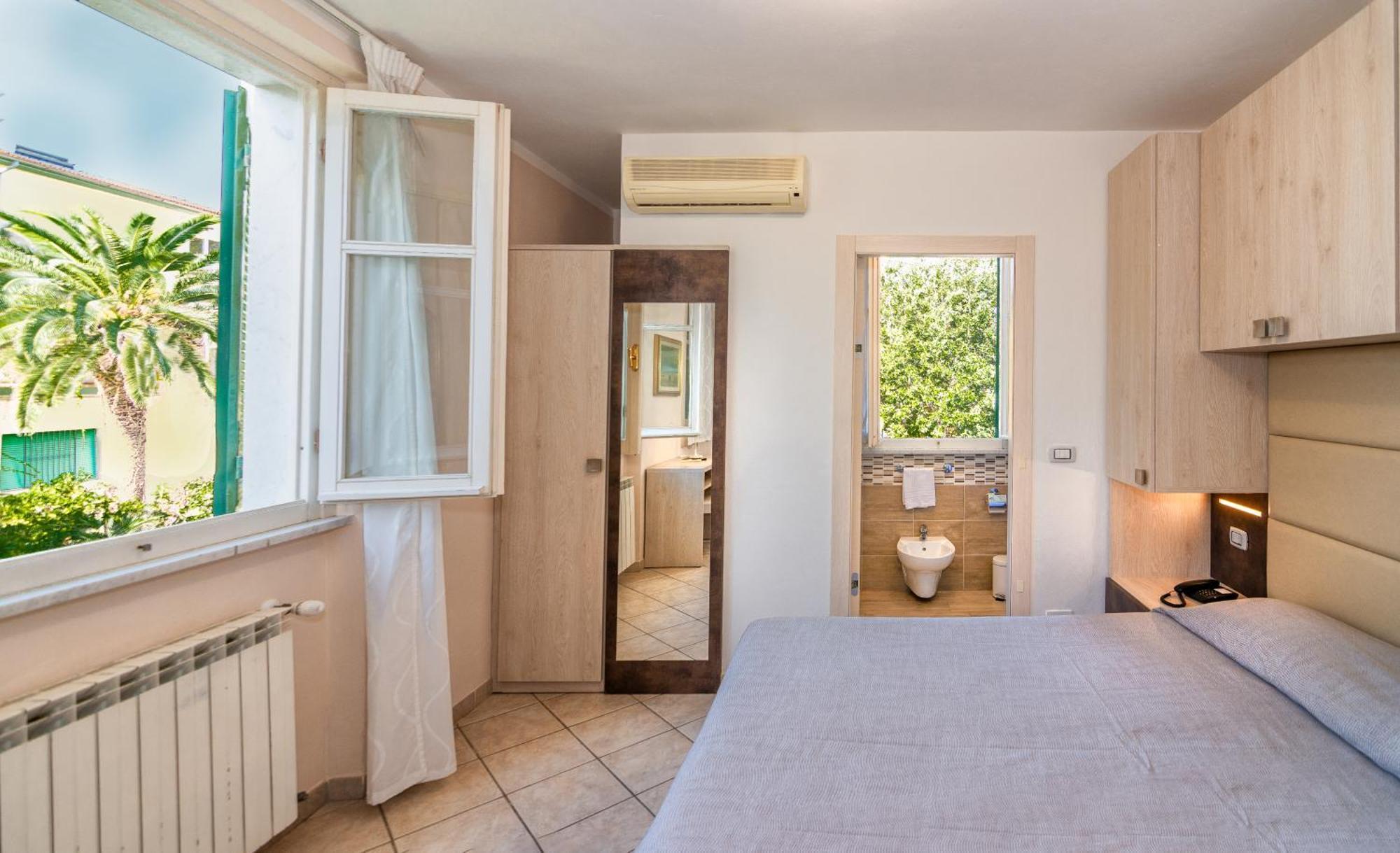 Hotel Eura Marina di Massa Eksteriør bilde