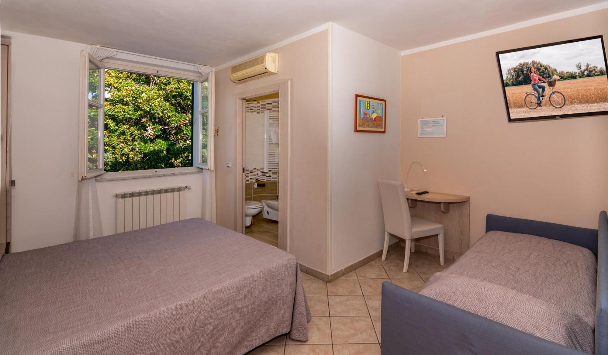 Hotel Eura Marina di Massa Eksteriør bilde