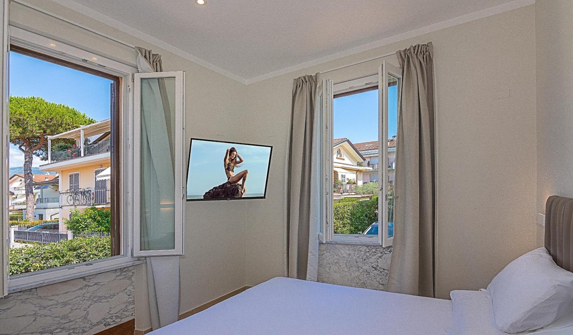 Hotel Eura Marina di Massa Eksteriør bilde